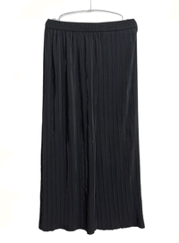 Rung Roj Pleated Wide Legged Pant